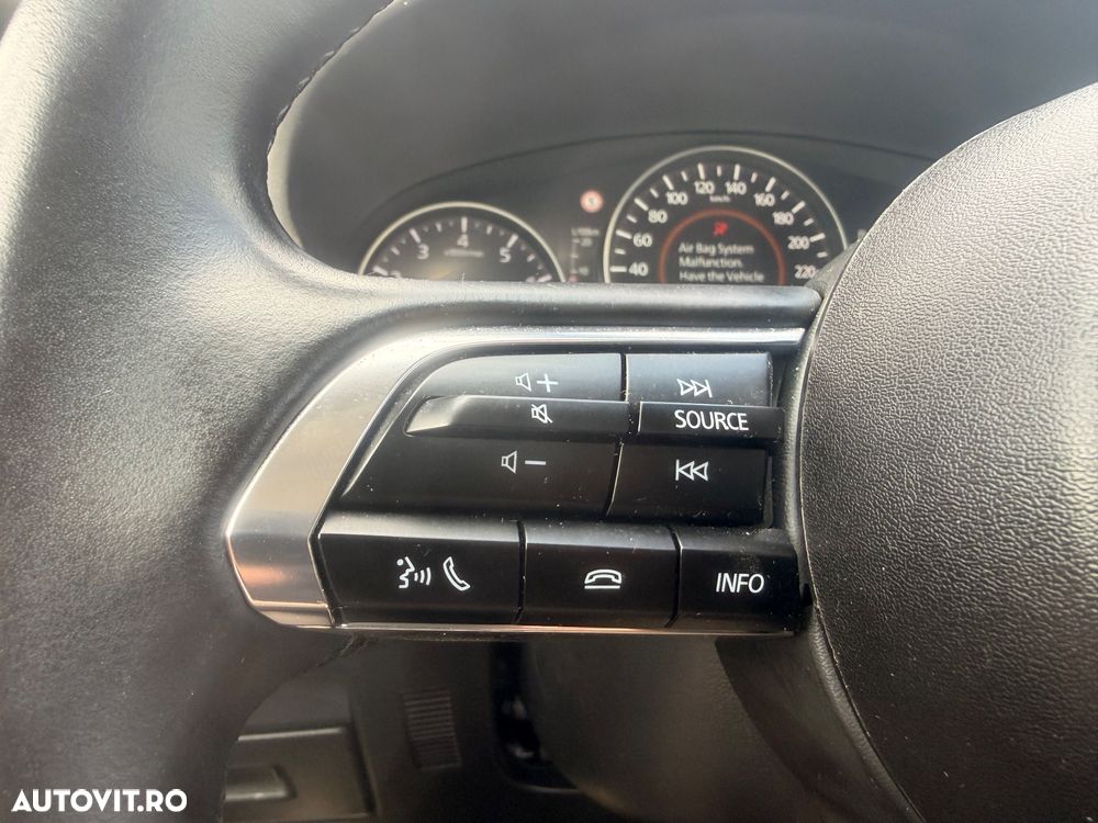 Mazda 3 e-Skyactiv G150 AT MHEV Exclusive-Line - 25