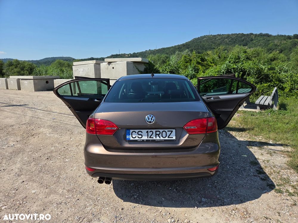 Volkswagen Jetta - 15