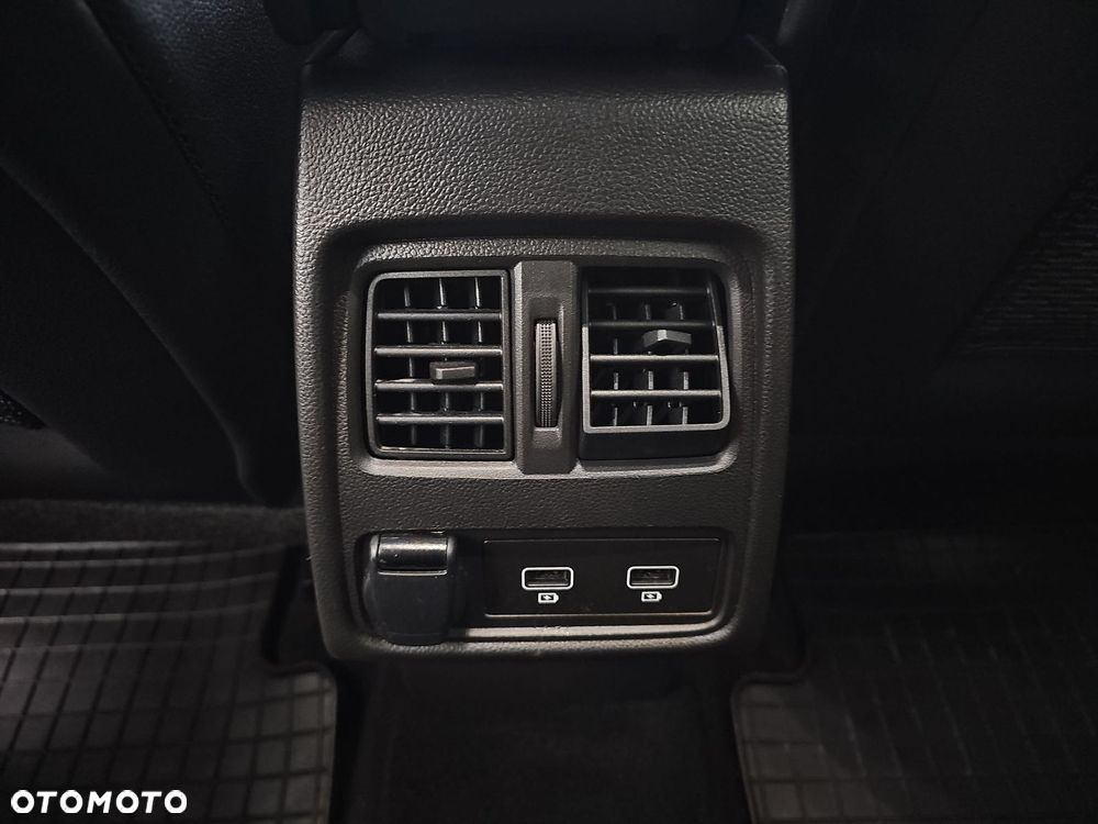 Renault Captur TCe Mild Hybrid 140 EDC GPF TECHNO - 29