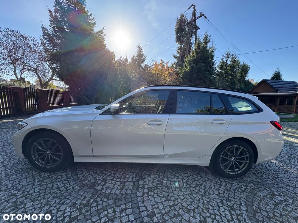BMW Seria 3 318d Touring Sport Line - 2