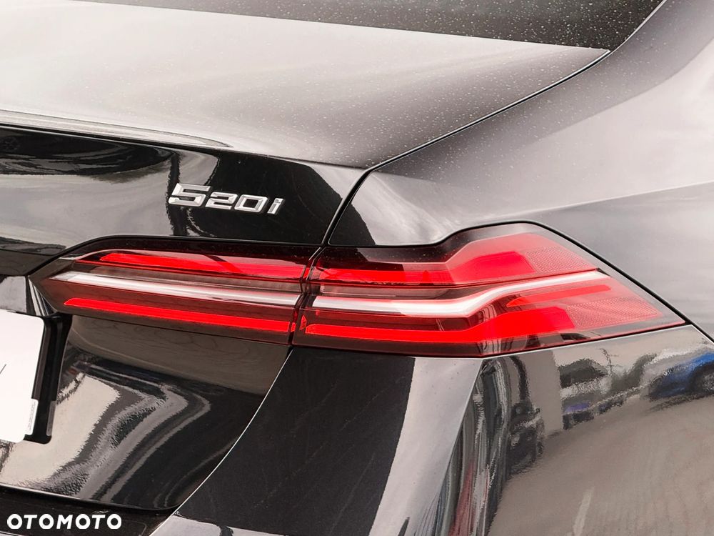 BMW Seria 5 520i - 10