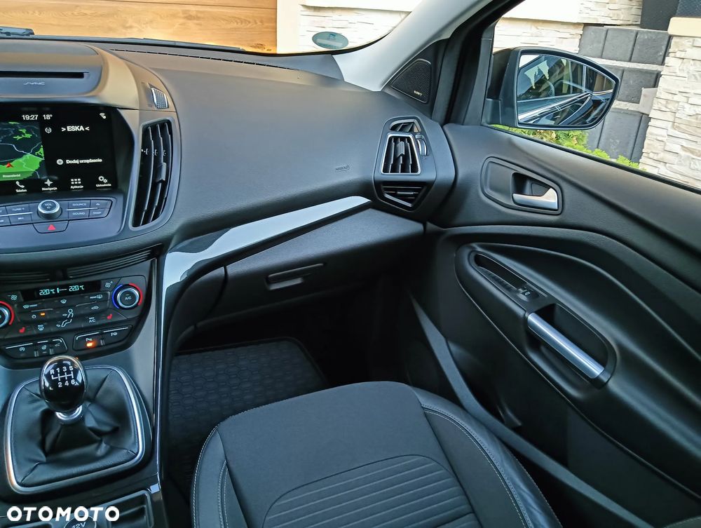 Ford Kuga - 26