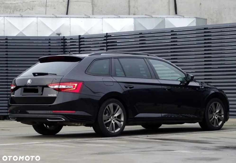 Skoda Superb 2.0 TSI Sportline DSG - 8