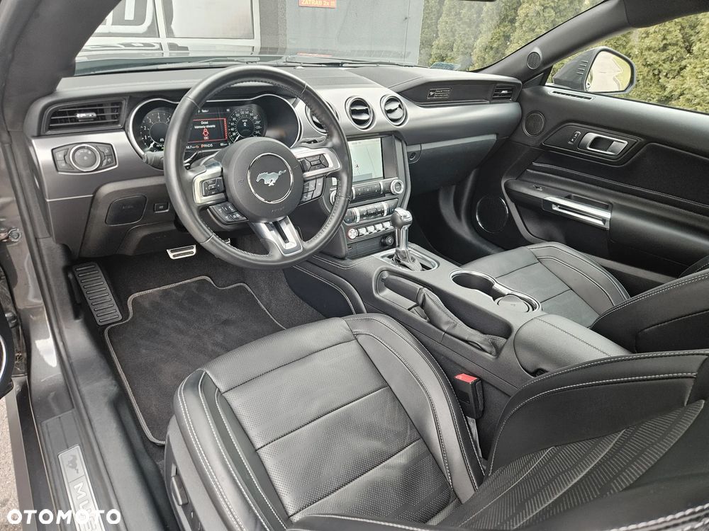 Ford Mustang - 28