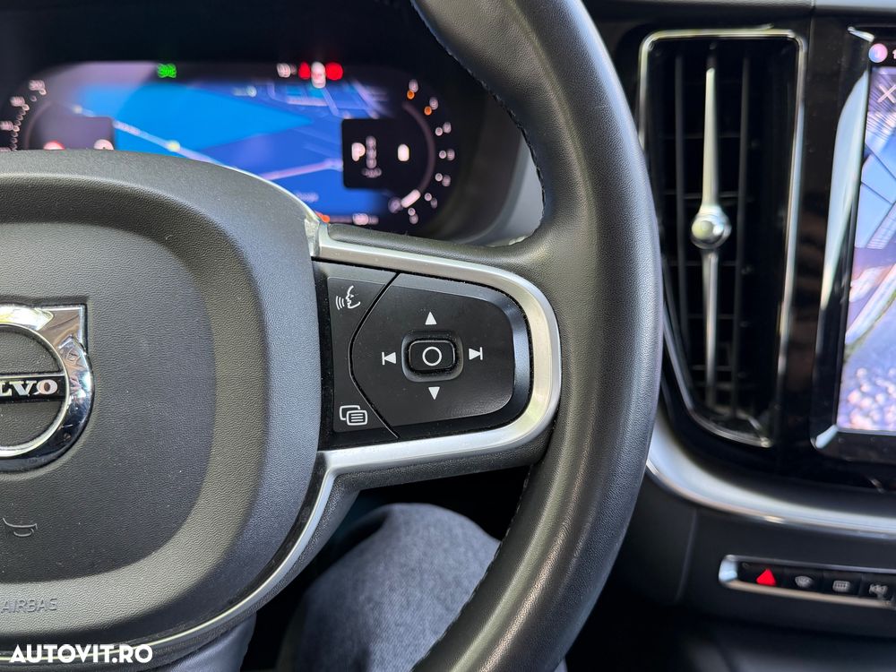 Volvo XC 60 B5 D AWD Geartronic Momentum - 24