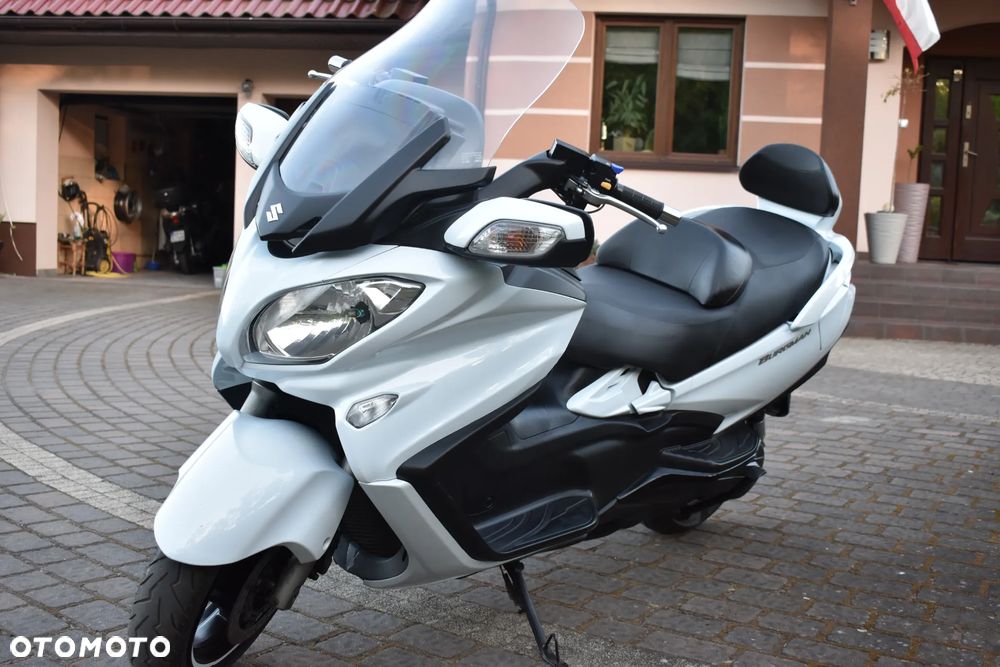 Suzuki Burgman - 10