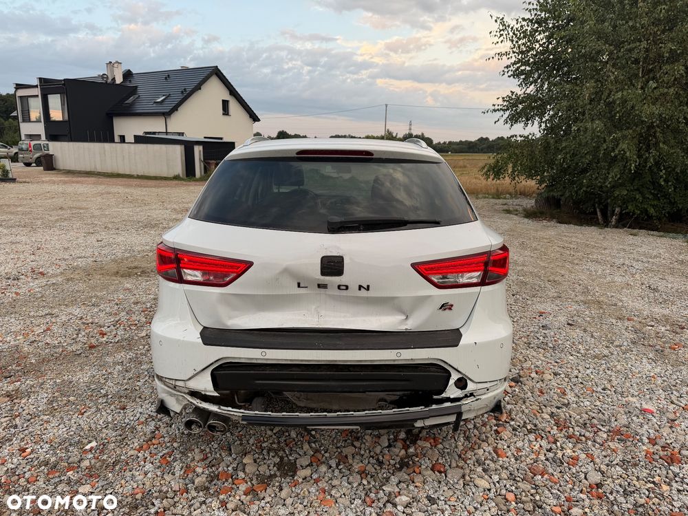 Seat Leon 2.0 TDI FR Black S&S - 6