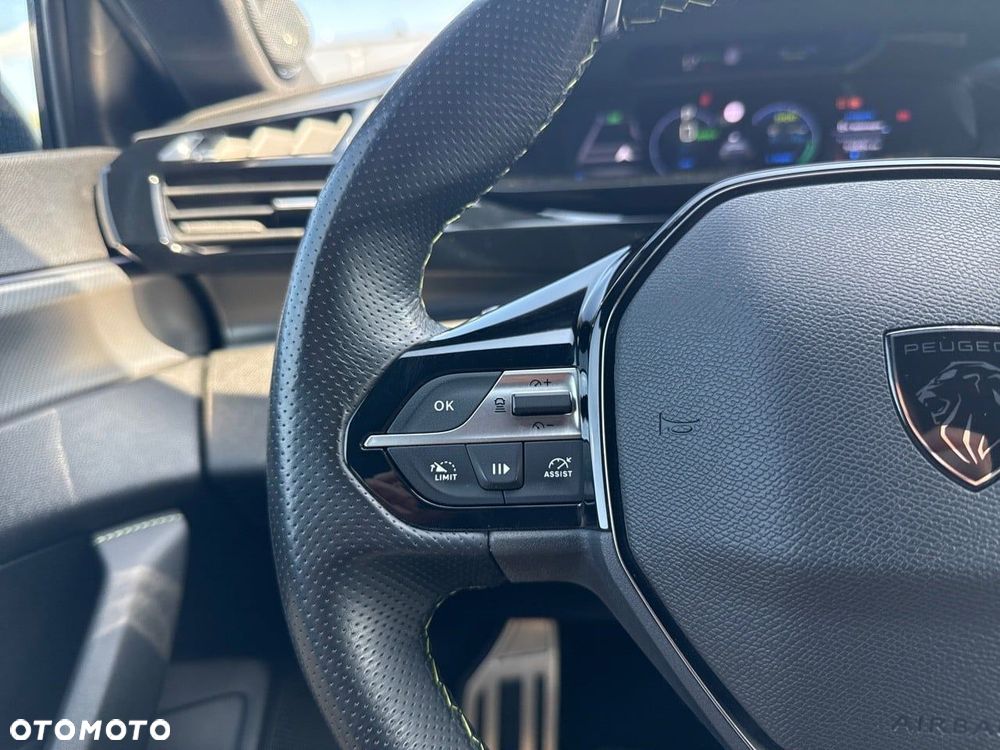 Peugeot 408 - 15