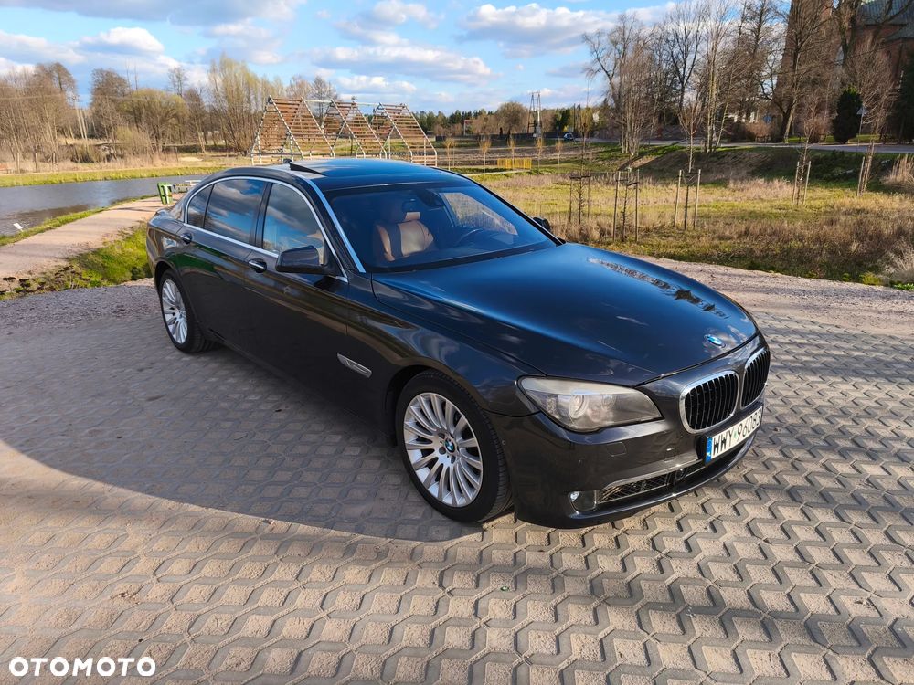 BMW Seria 7 750Li - 12