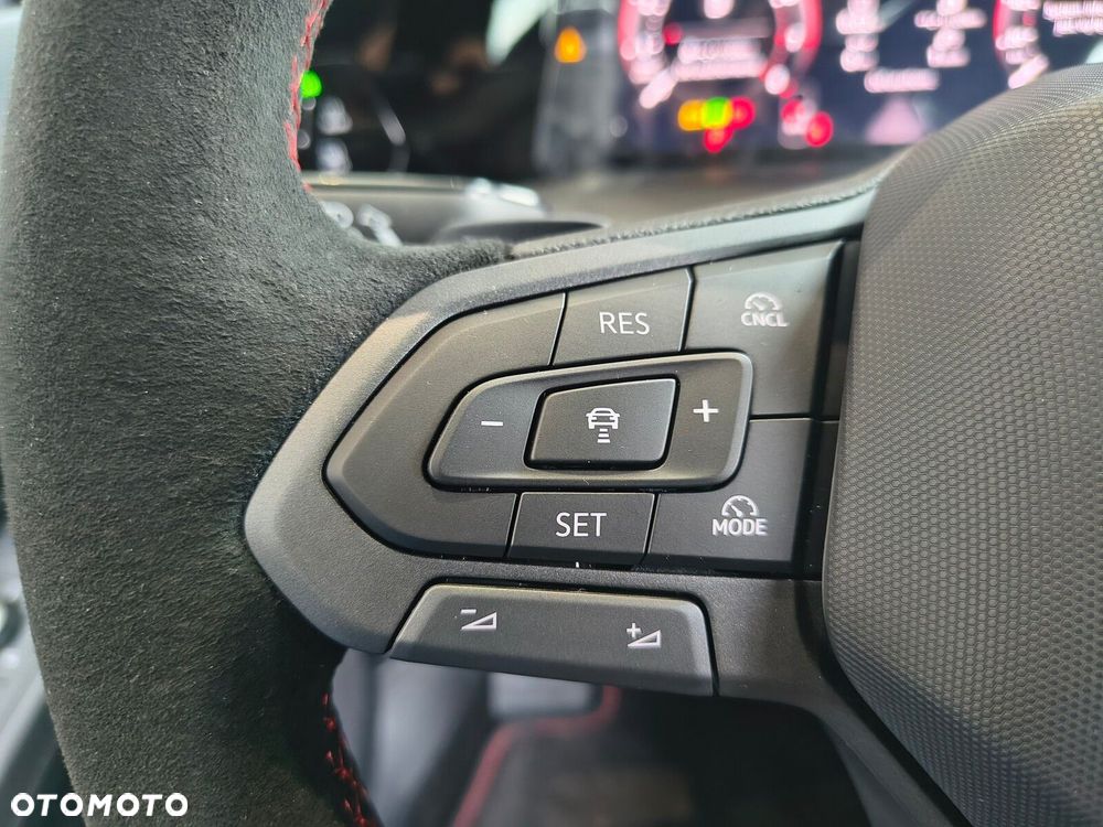 Volkswagen Golf 2.0 TSI GTI Edition 50 DSG - 22