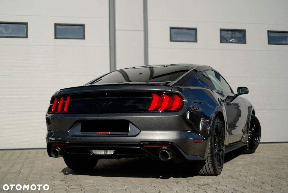 Ford Mustang - 10