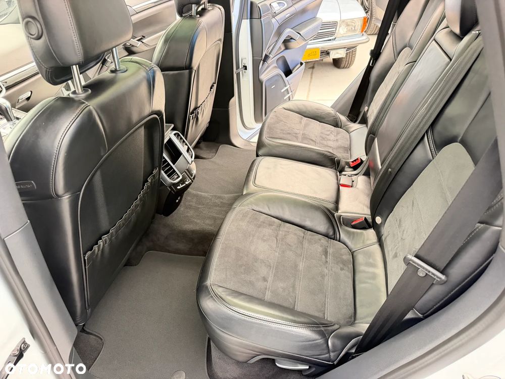 Porsche Cayenne Diesel Platinum Edition - 12
