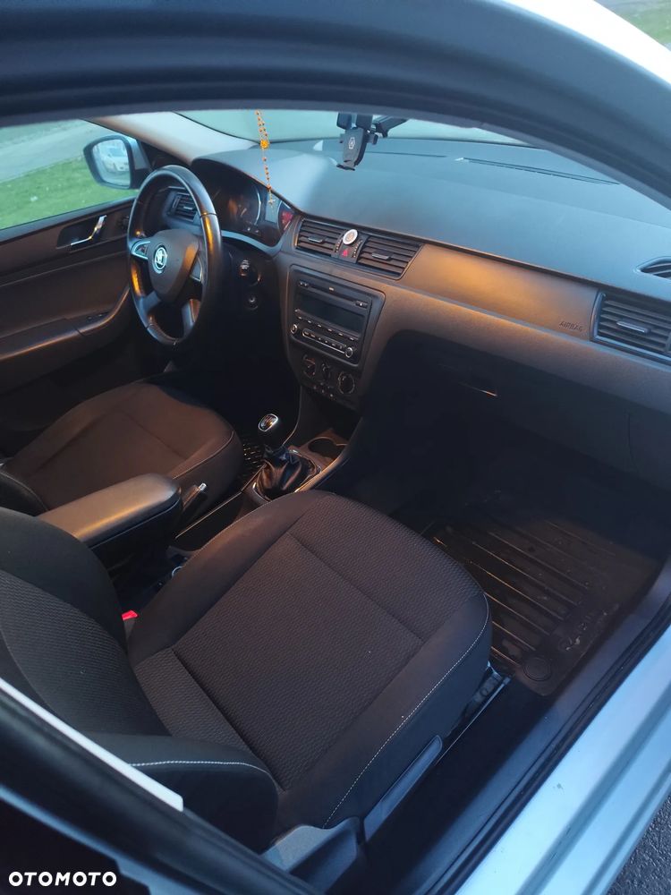 Skoda RAPID 1.2 TSI Ambition - 12