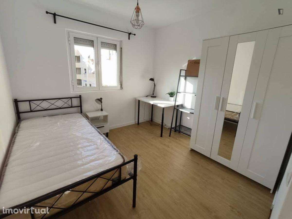 Quarto - localizado em Benfica Lisbon - Grande imagem: 5/5