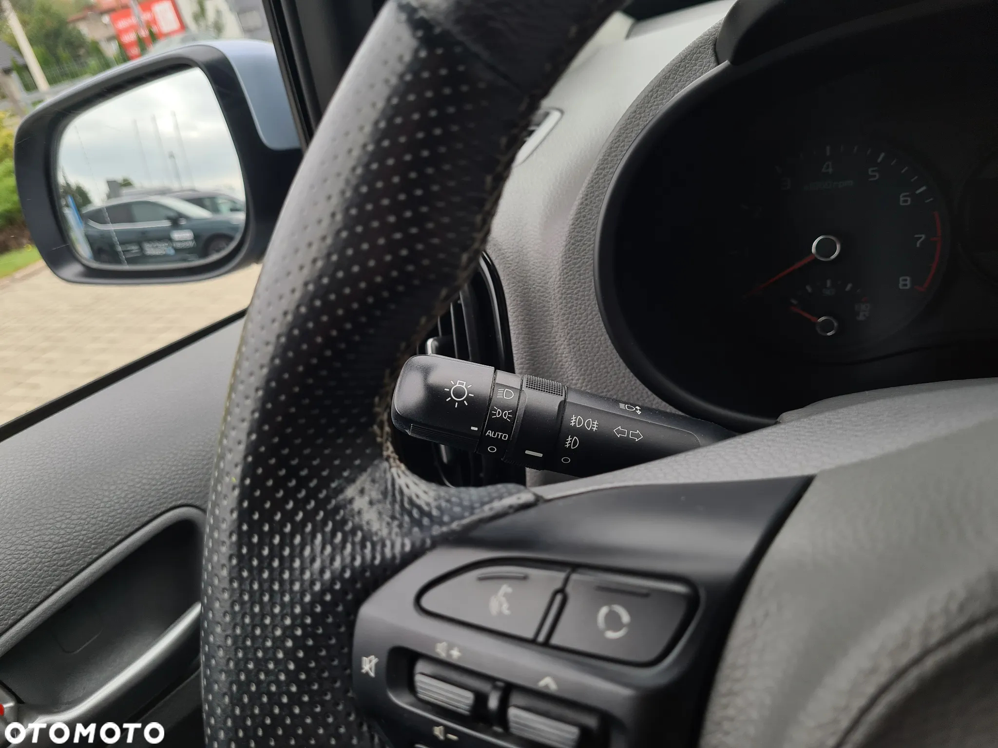 Kia Picanto 1.0 L - 10