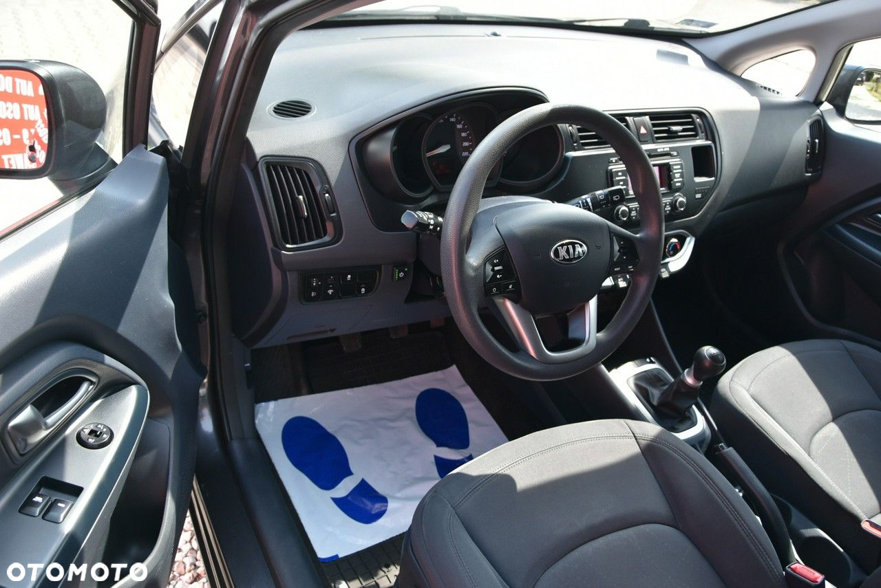 Kia Rio - 15