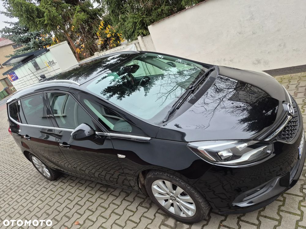 Opel Zafira 1.6 T Plus S&S - 10