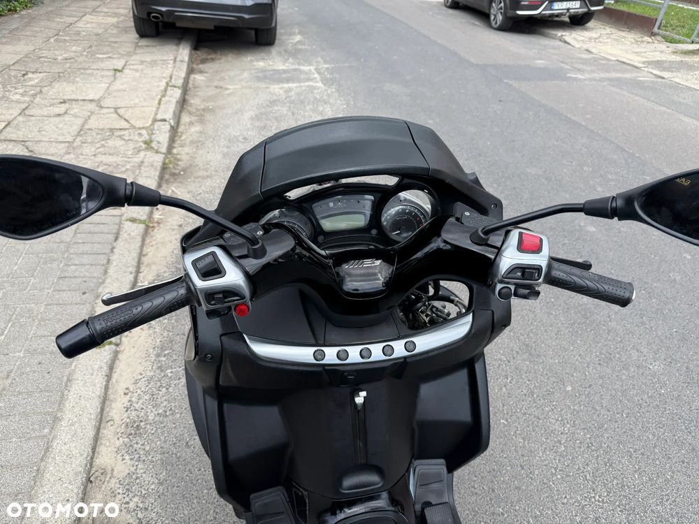 Piaggio MP-3 - 9