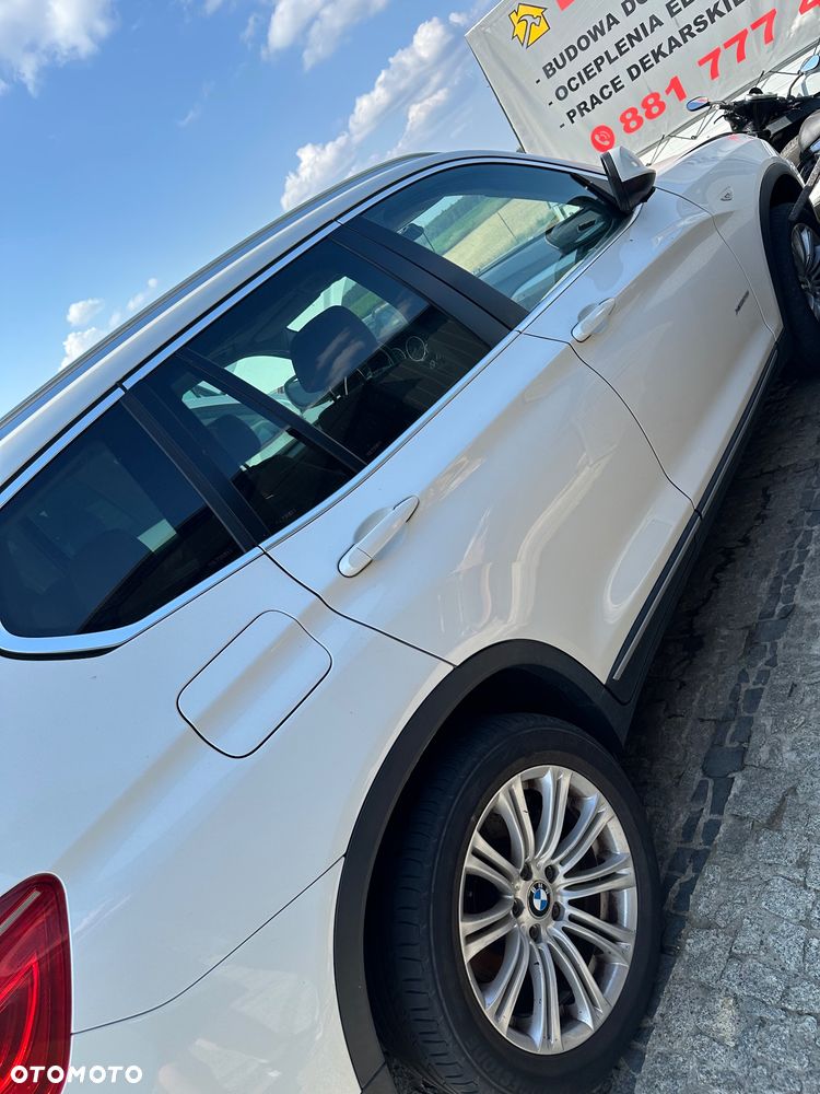 BMW X3 28i xDrive - 3