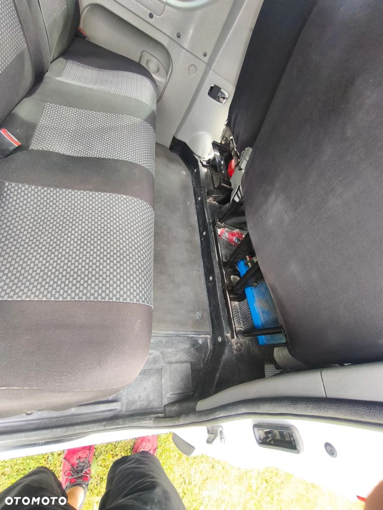 Opel Vivaro - 12