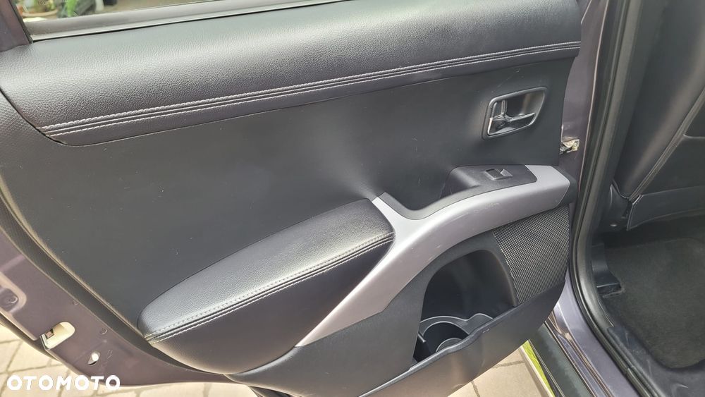 Mitsubishi Outlander 2.2 DI-D 4WD Invite - 26