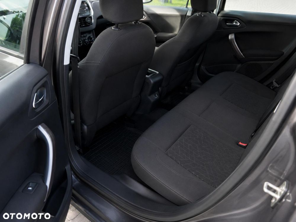 Peugeot 2008 1.2 Pure Tech Style S&S - 13