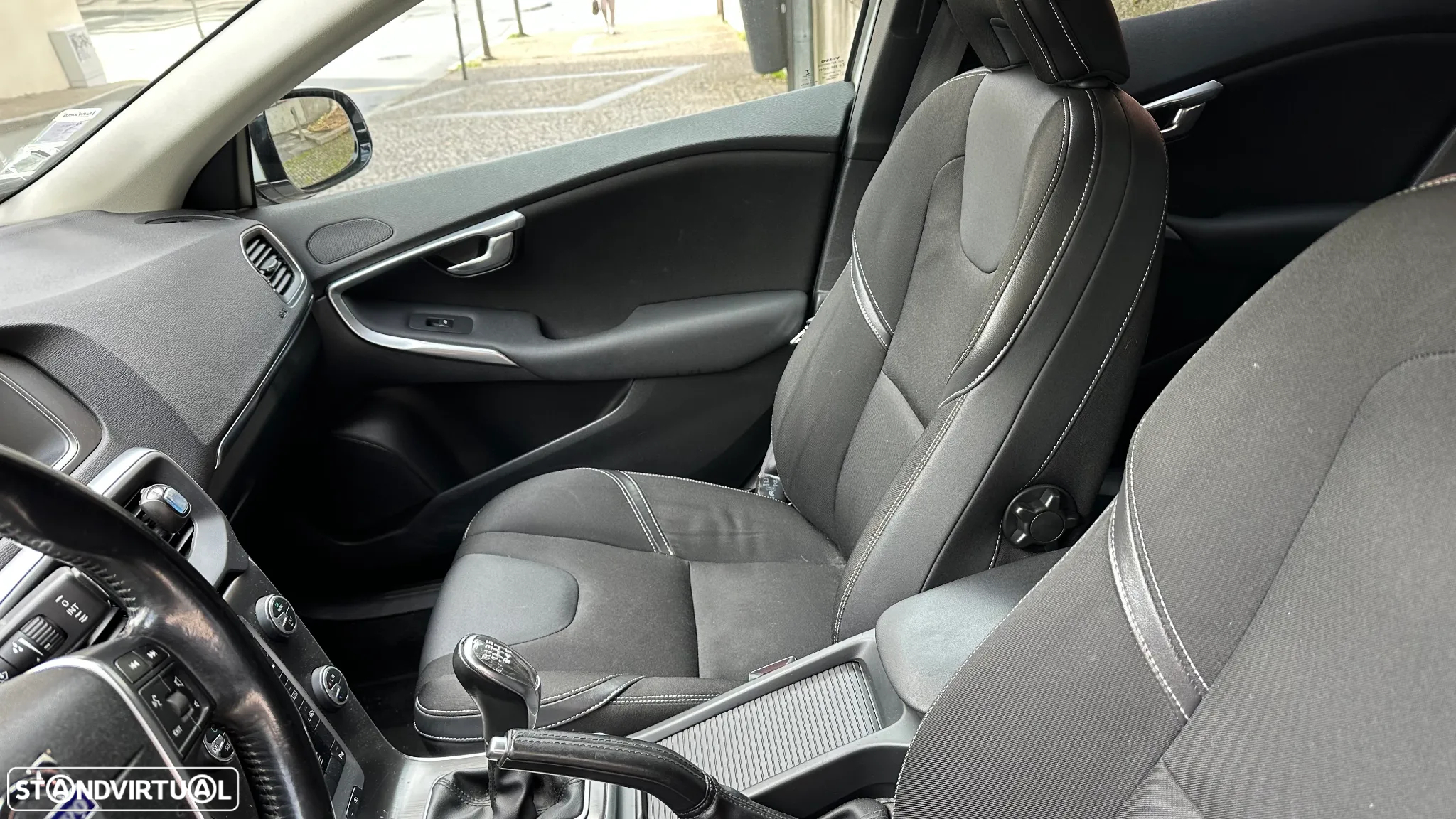 Volvo V40 1.6 D2 R-Design - 15