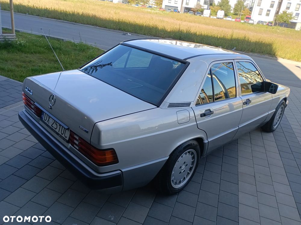 Mercedes-Benz W201 (190) - 16