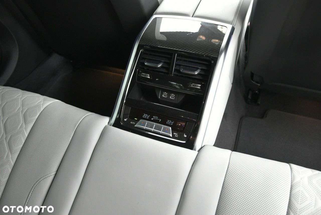 BMW M8 - 22