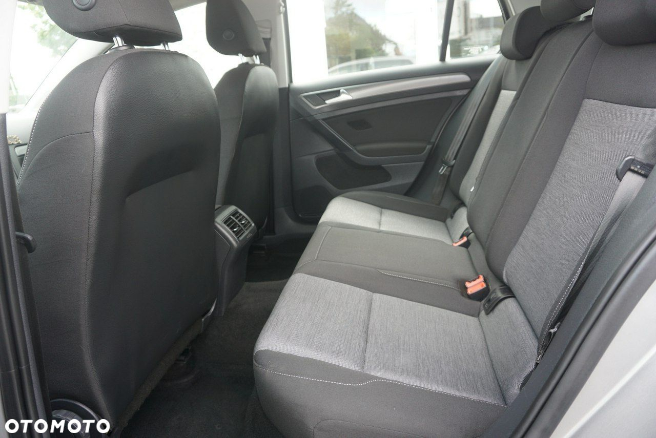 Volkswagen Golf - 13
