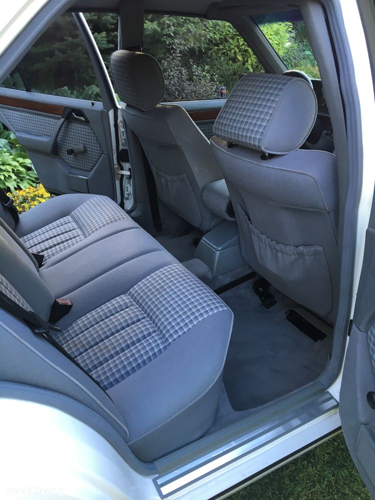 Mercedes-Benz W124 (1984-1993) - 13