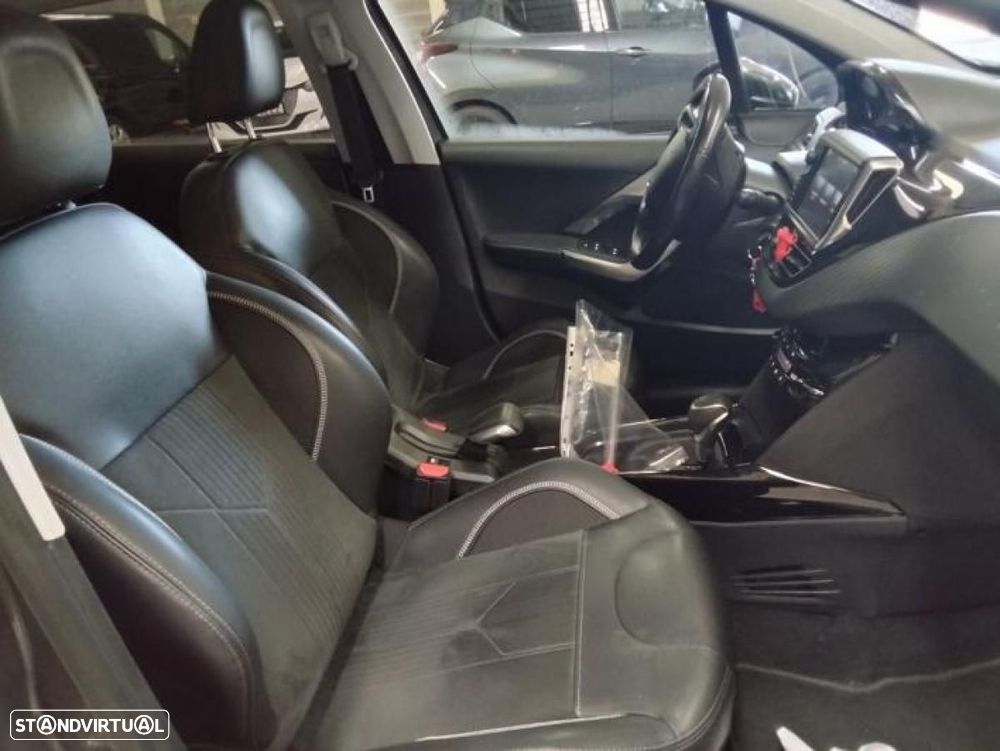 Peugeot 2008 - 3