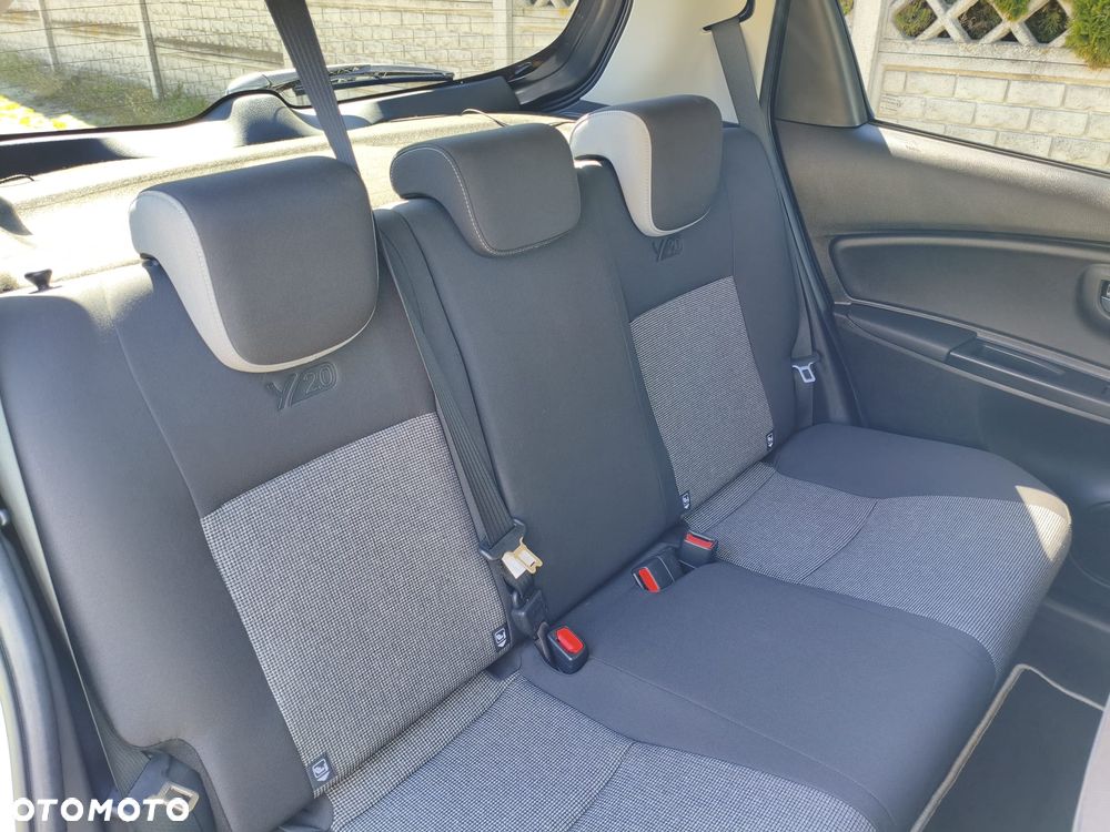 Toyota Yaris 1.5 20th Anniversary CVT - 23