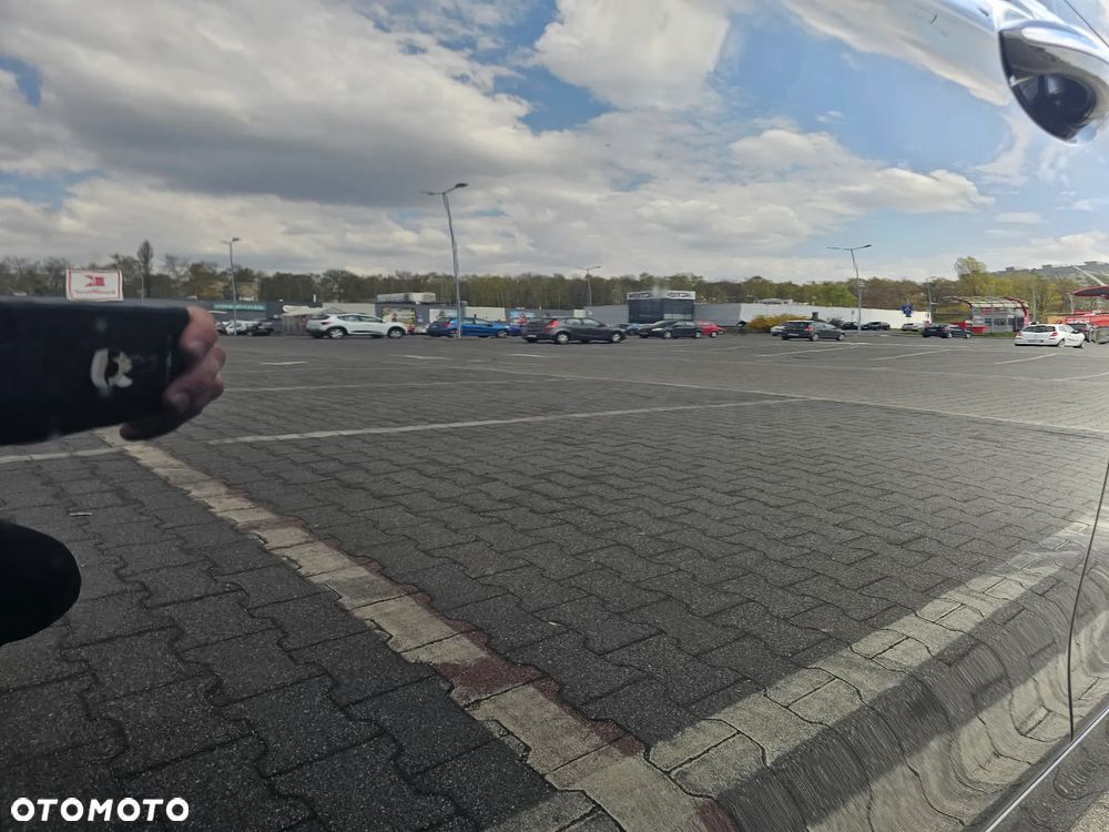 BMW Seria 5 520d xDrive - 28