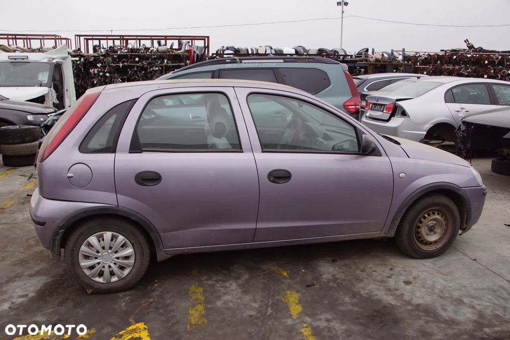 Auto na części - Opel Corsa C Lift 1.2 80 KM Z12XEP F13 4OU 2004R Silnik Skrzynia Drzwi Maska Błotnik Klapa Zderzak Lusterko Lampa Klamka Szyba Deska Kokpit Sterownik Moduł Czujnik Licznik Panel Wyświetlacz Kierownica - 3