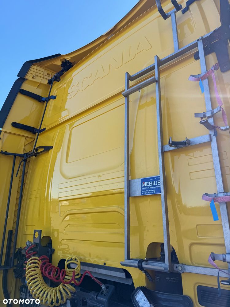 Scania mega - 12