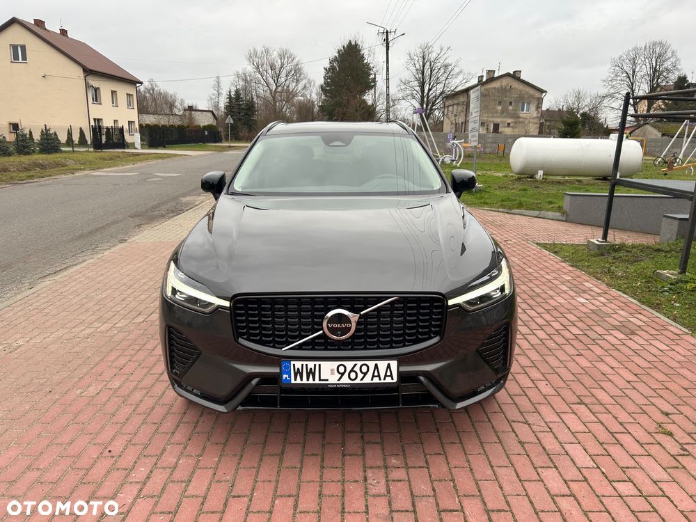 Volvo XC 60 B5 B AWD Plus Dark - 4
