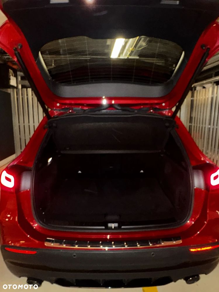 Mercedes-Benz GLA - 17