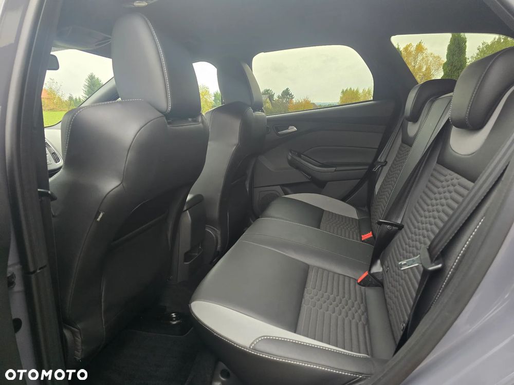 Ford Focus 2.0 EcoBoost ST mit Leder-Sport-Paket - 21