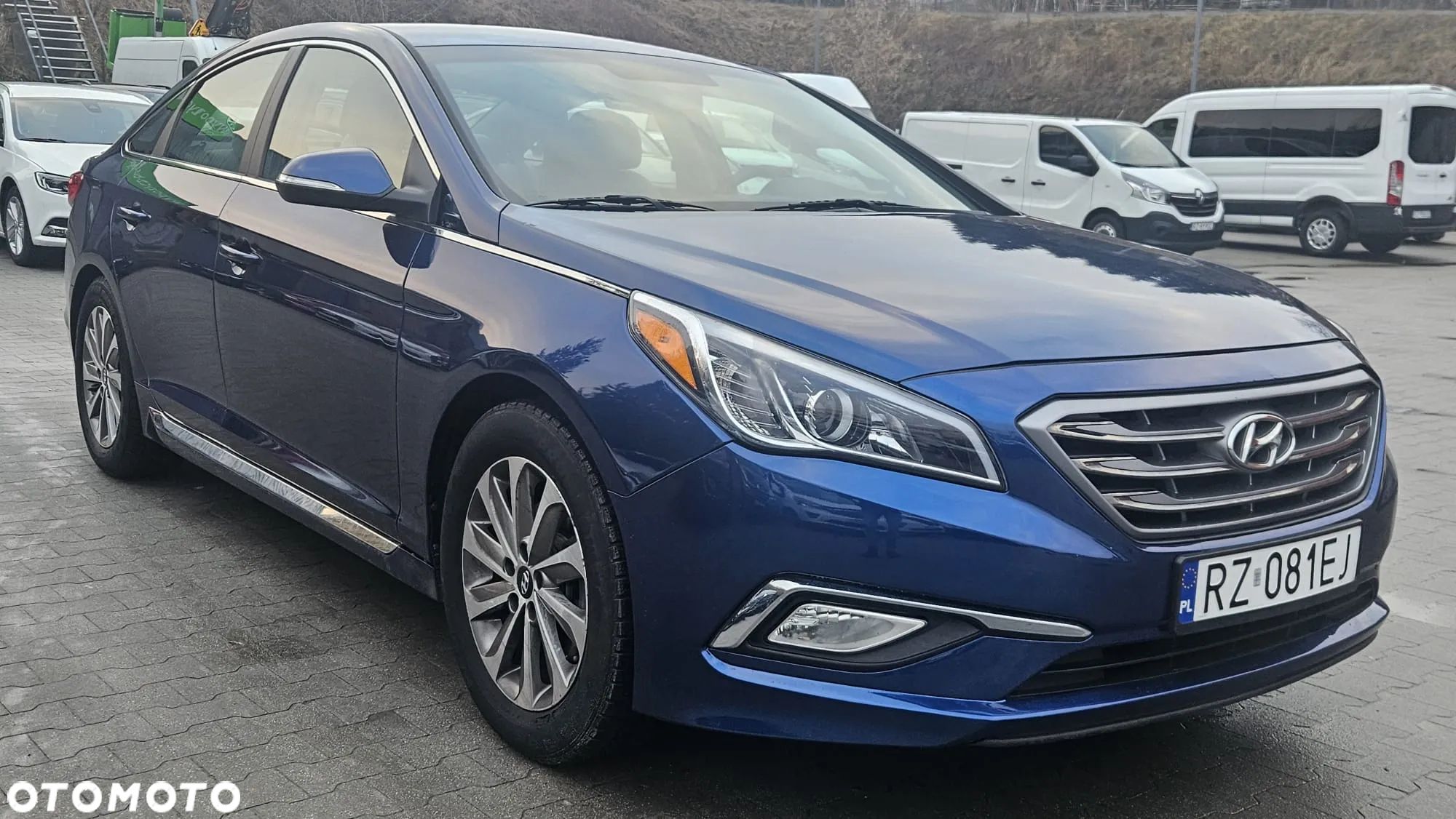 Hyundai Sonata - 1