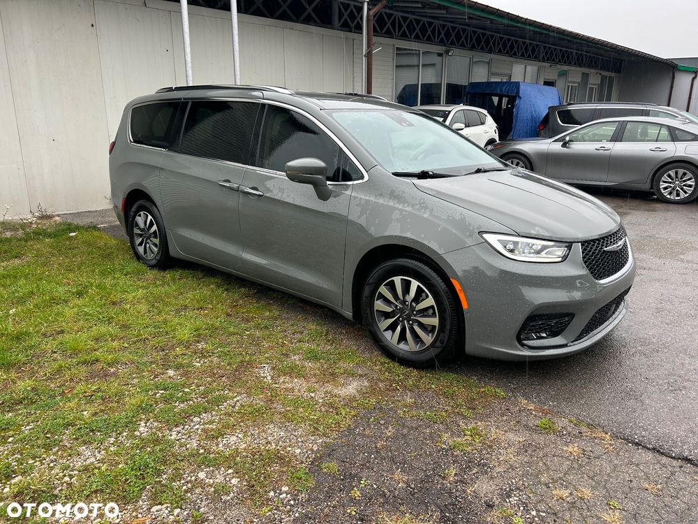 Chrysler Pacifica - 3