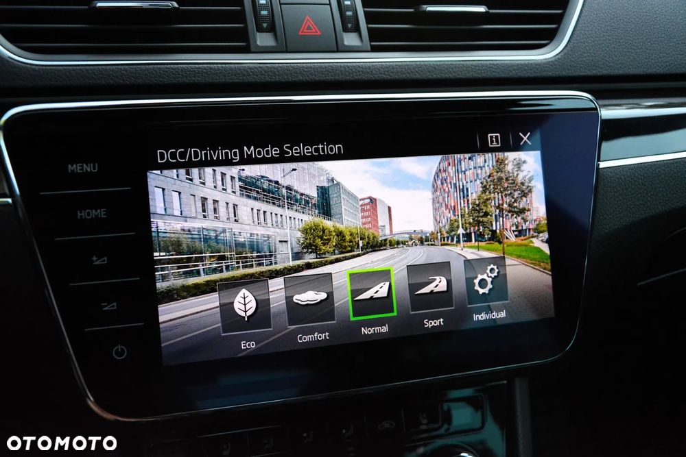 Skoda Superb 2.0 TDI SCR L&K DSG - 32