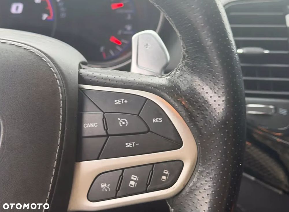Jeep Grand Cherokee - 18