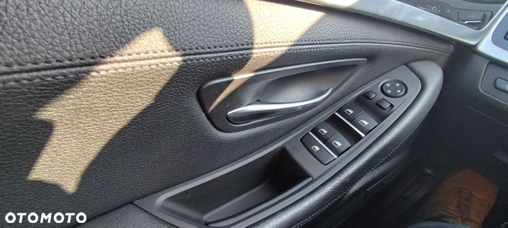 BMW Seria 5 535i Modern Line - 14
