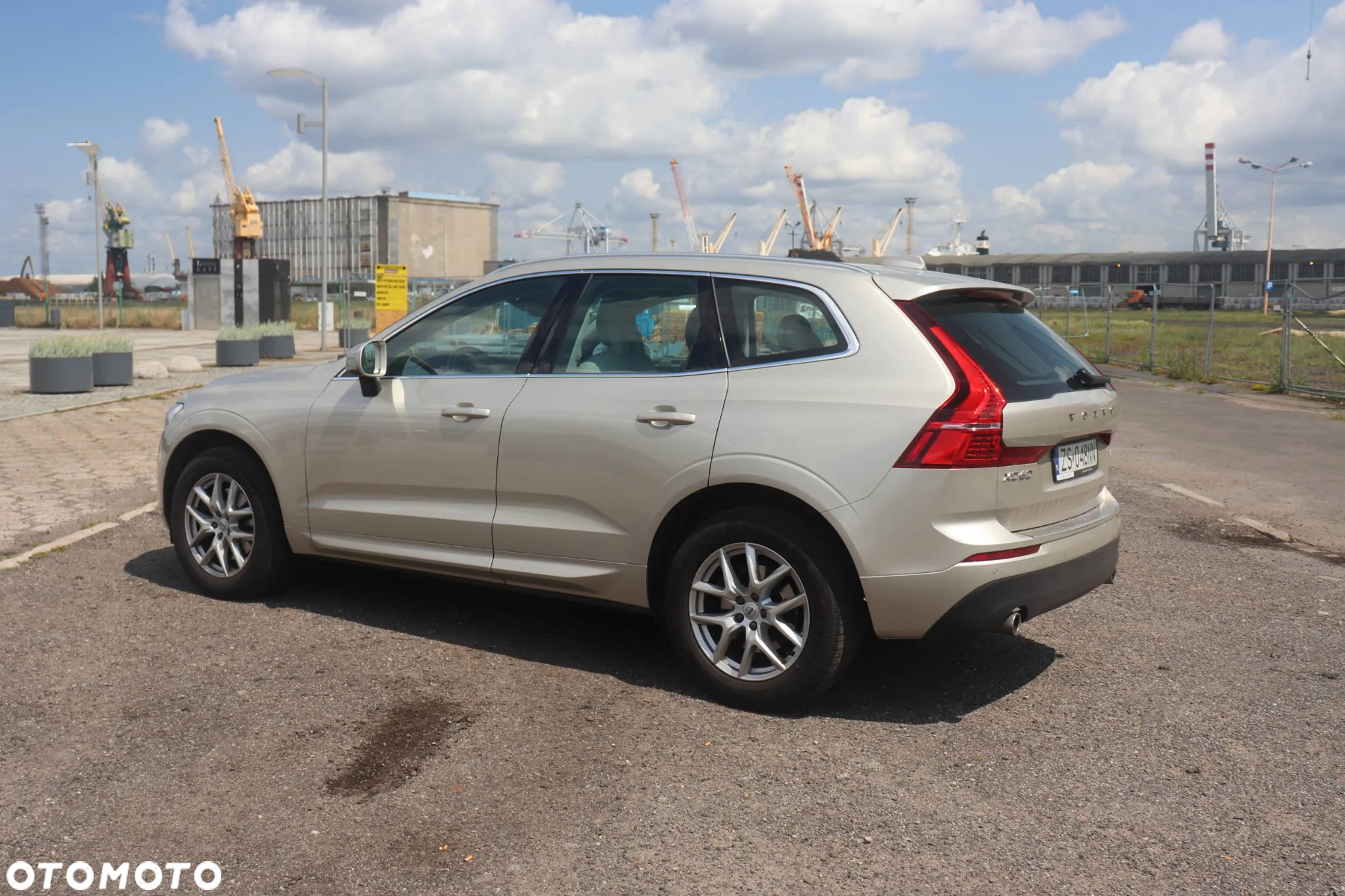 Volvo XC 60 T4 Momentum Pro - 3