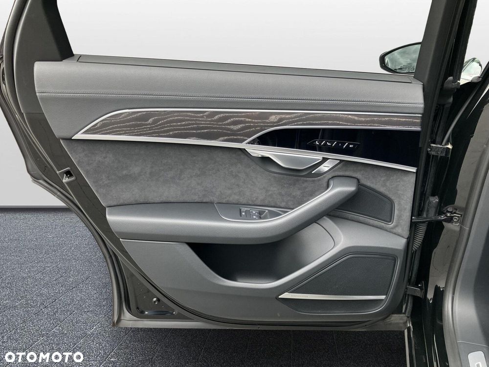 Audi A8 - 32