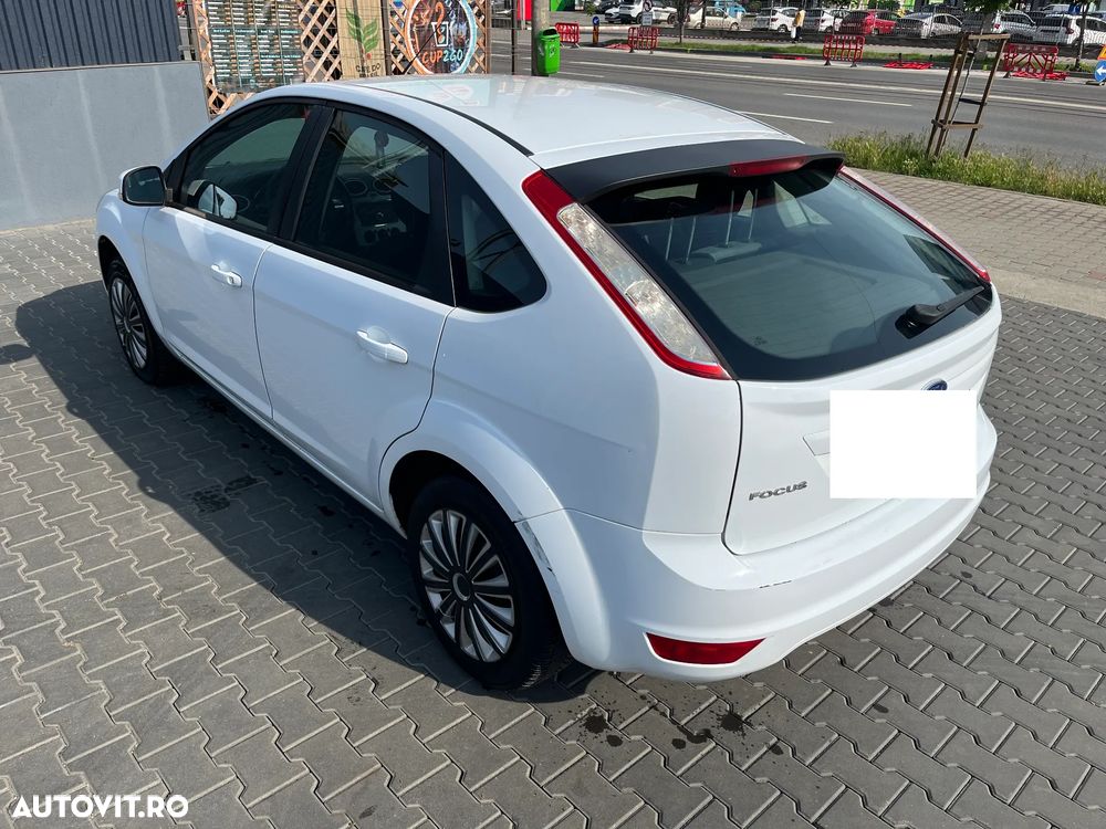 Ford Focus 1.4i Ambiente - 3