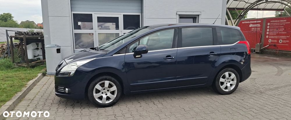 Peugeot 5008 2011 photo 3