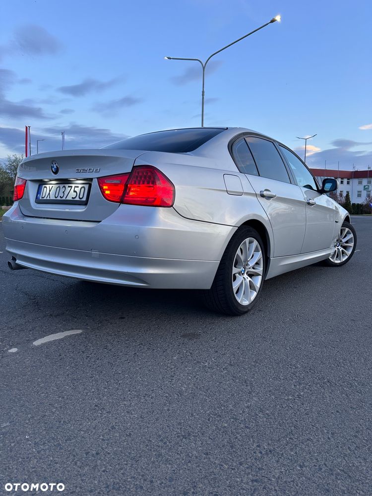 BMW Seria 3 320d DPF - 33