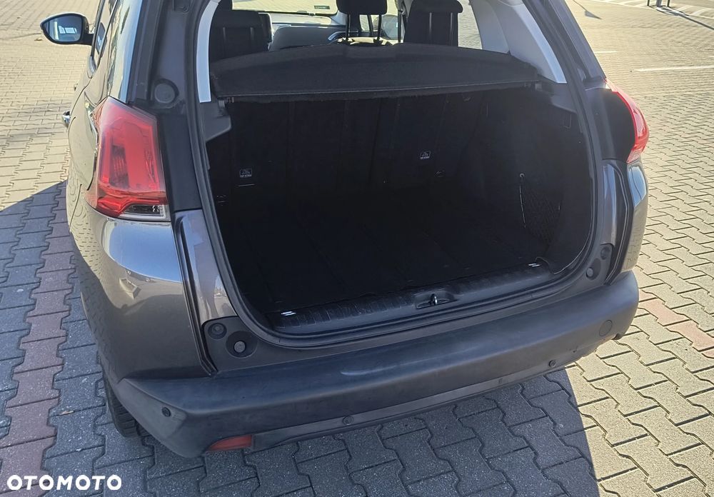 Peugeot 2008 - 8